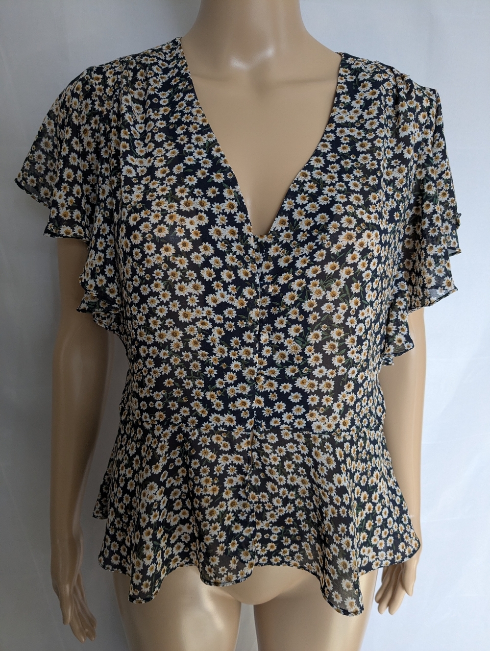 Sans Souci | Ditsy Daisy Floral Peplum Top | Flutter Sleeve | M